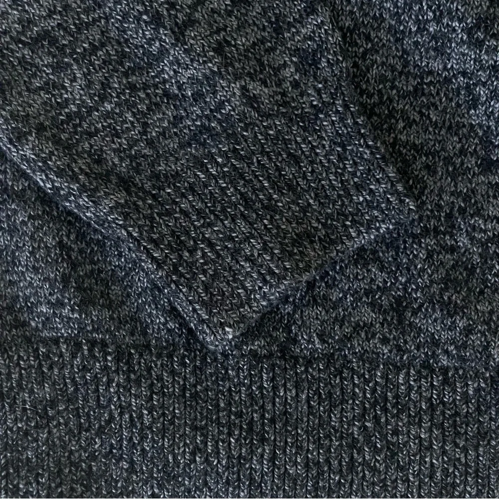 NWT Banana Republic Men's Charcoal Gray Black Crewneck Sweater Large, Very Soft